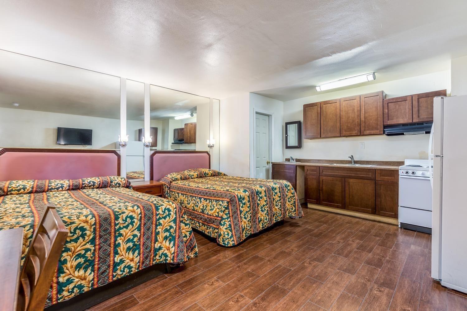 Motel Colonial Pool &