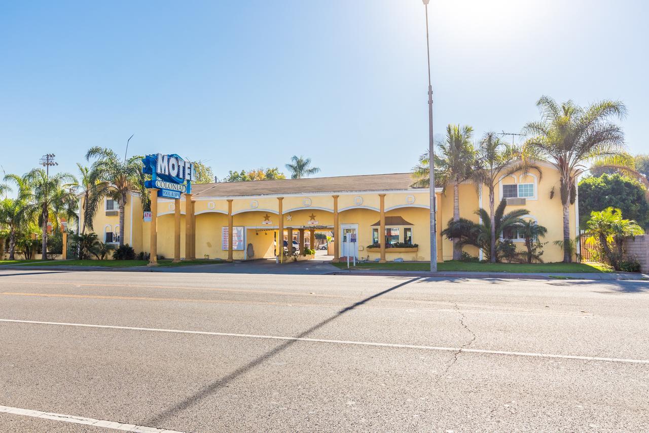 Colonial Pool & Motel Long Beach