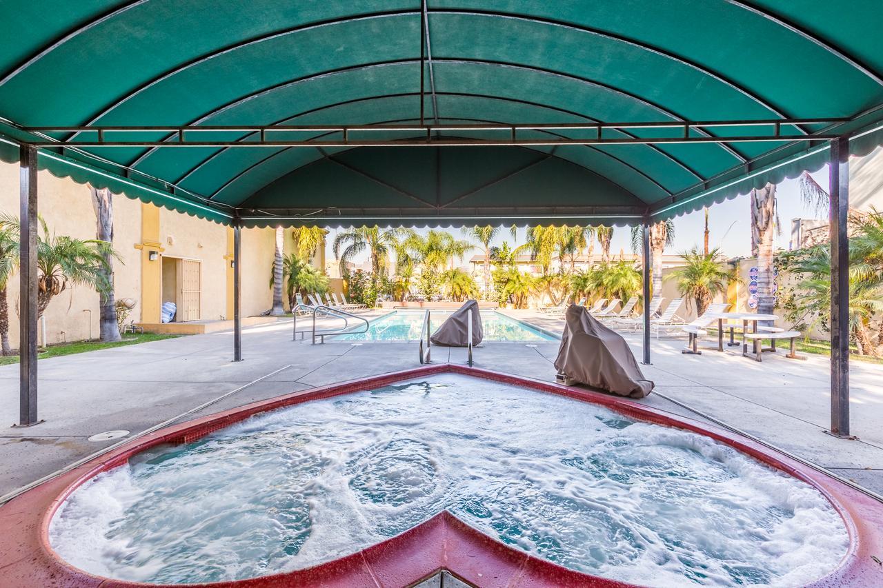 Colonial Pool & Long Beach