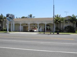 Colonial Pool & Motel 2*