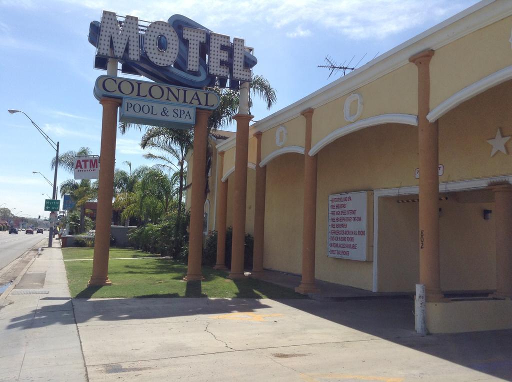 Motel Colonial Pool &