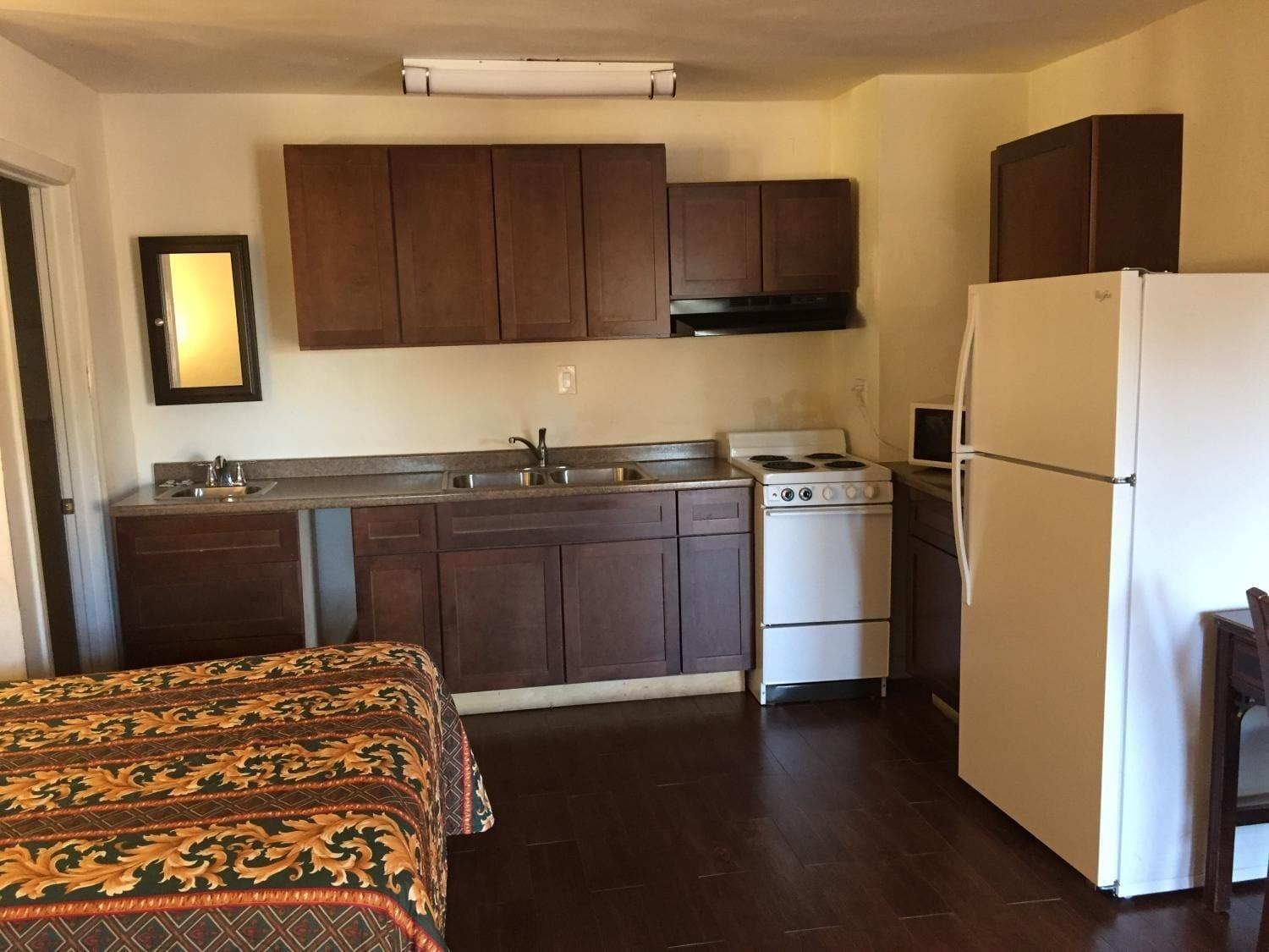 Motel Colonial Pool & Spa Long Beach
